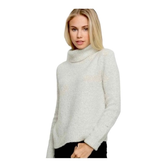 Brandy Melville One Size Wool Blend Cassia Turtleneck Sweater Cream Ivory Small - Picture 1 of 9